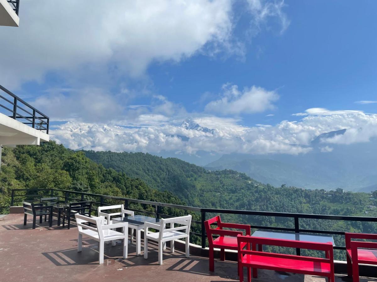 Hotel Pokharaeye Екстериор снимка