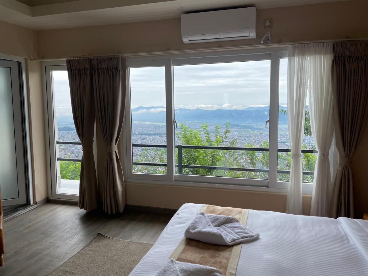 Hotel Pokharaeye Екстериор снимка